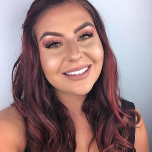 Meet your Posher, Amelia